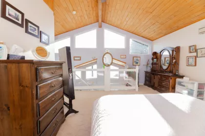 Entry Foyer Photo of 1162 Point Road, Gibsons, BC