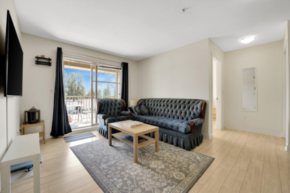 Breakfast Nook Photo of 307 45555 Yale Road, Chilliwack, BC
