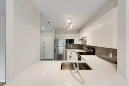 204 8660 Jones Road, Richmond, BC, Richmond — Apartment/Condo for sale