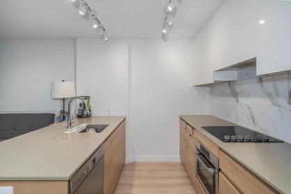 1904 10626 City Parkway, Surrey, BC, Surrey — Apartment/Condo for sale