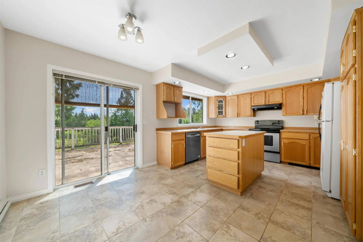 Hallway Photo of 9338 Clay Street, Mission, BC