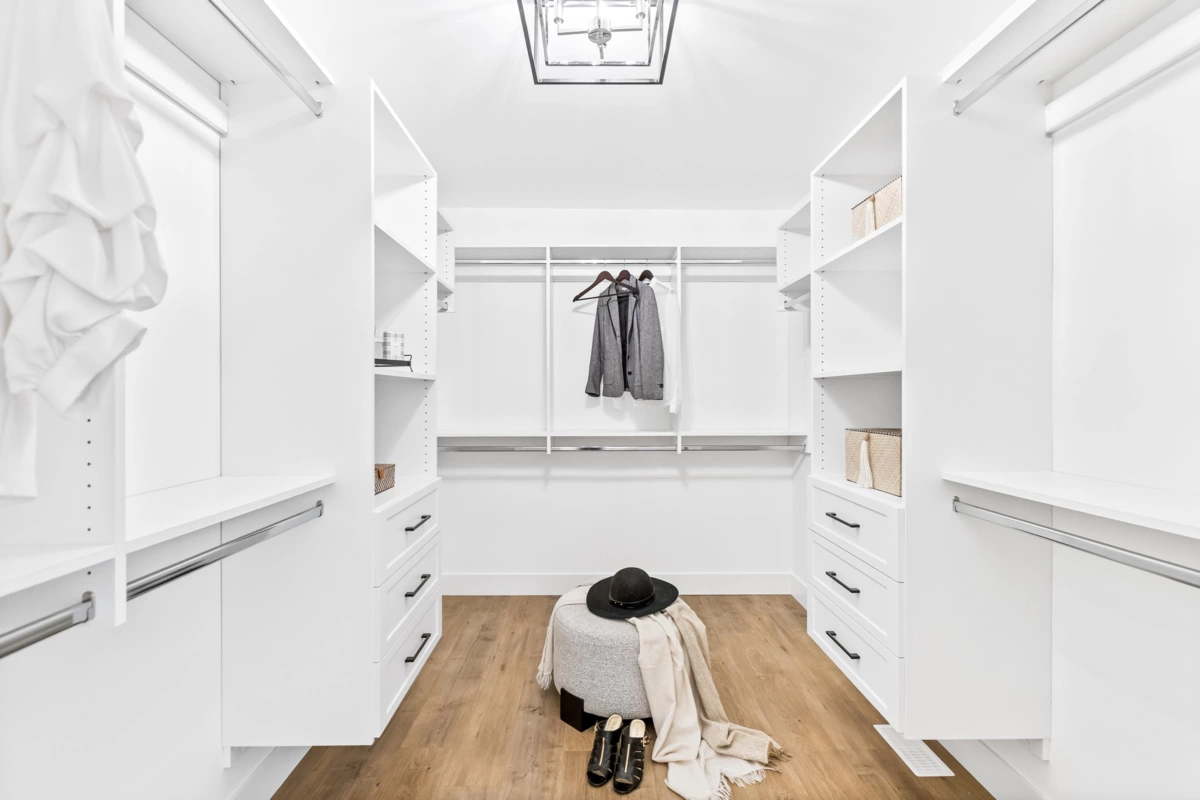 Hallway Photo of 13584 231b Street, Maple Ridge, BC