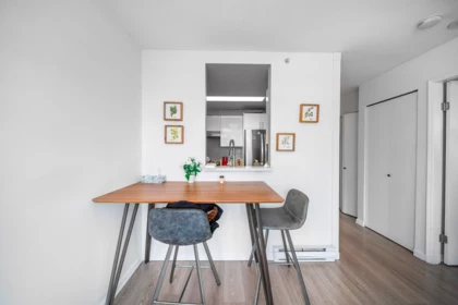 Kitchen Island Photo of 1604 811 Helmcken Street, Vancouver, BC