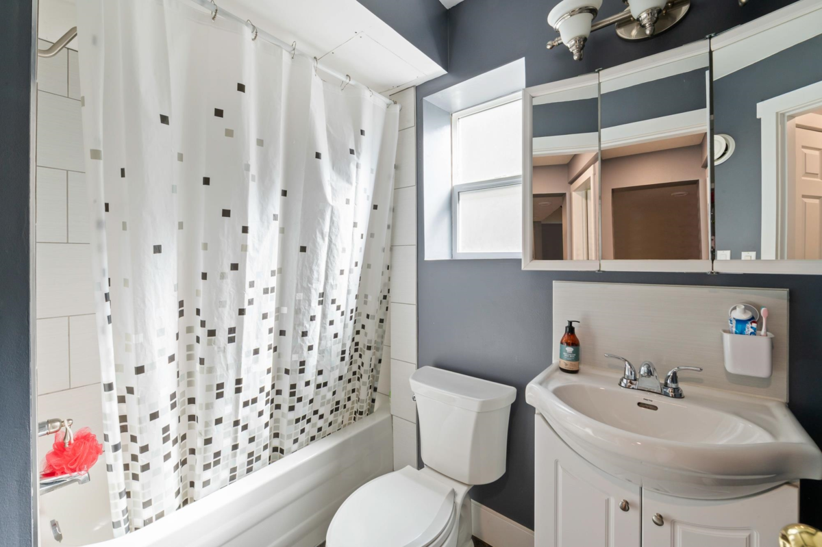 Hallway Photo of 7923 Topper Drive, Mission, BC