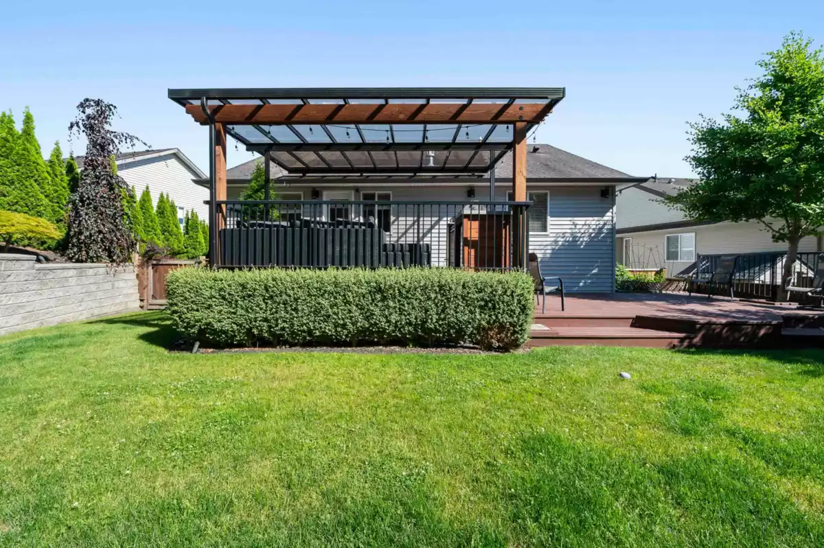 Swimming Pool Photo of 7923 Topper Drive, Mission, BC