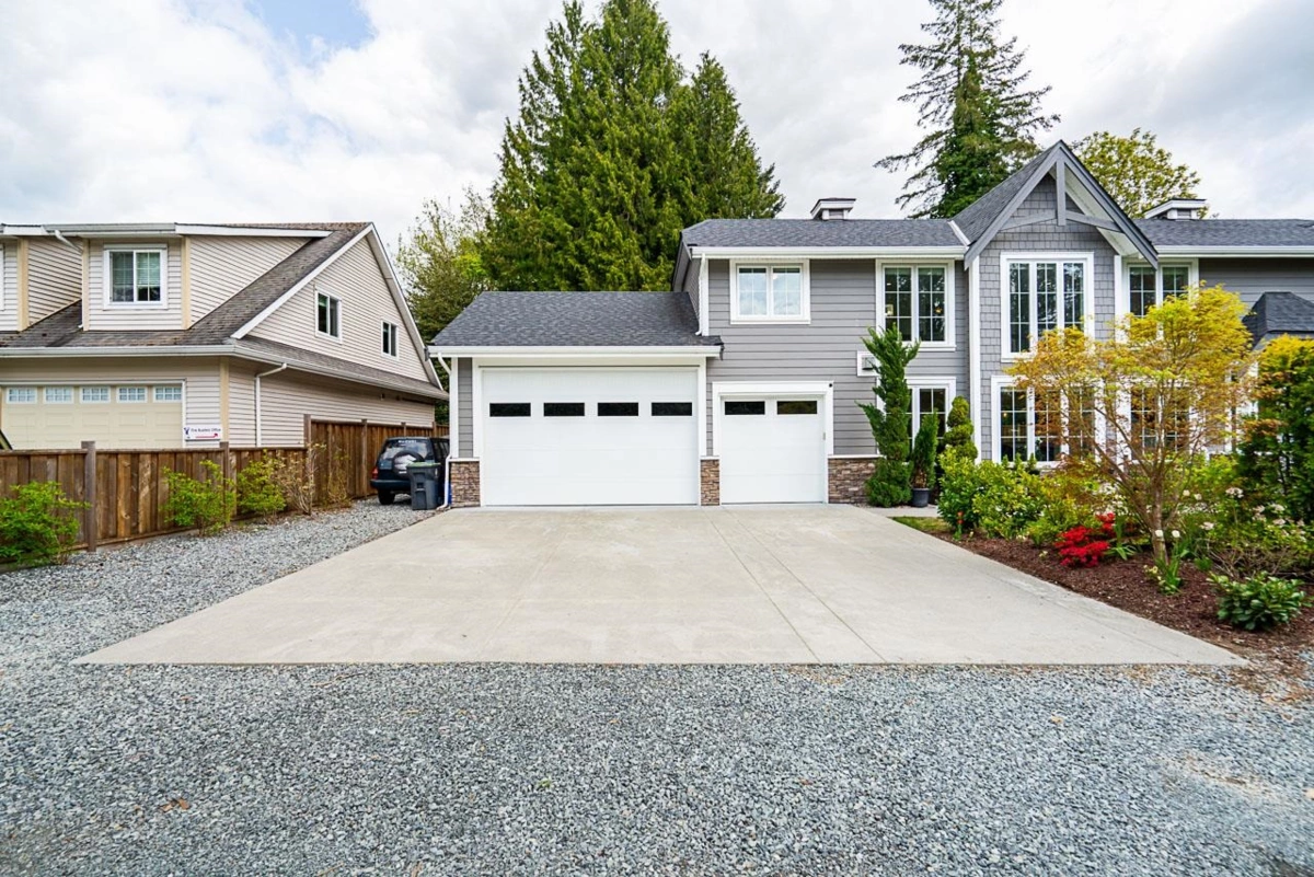 Living Room Photo of 5812 244 Street, Langley, BC