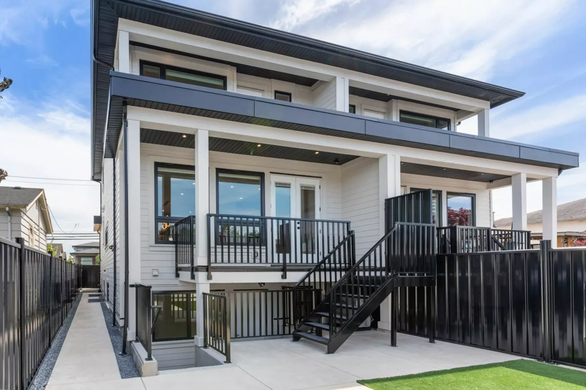 Community Amenities Photo (Clubhouse) of 7225 10th Avenue, Burnaby, BC