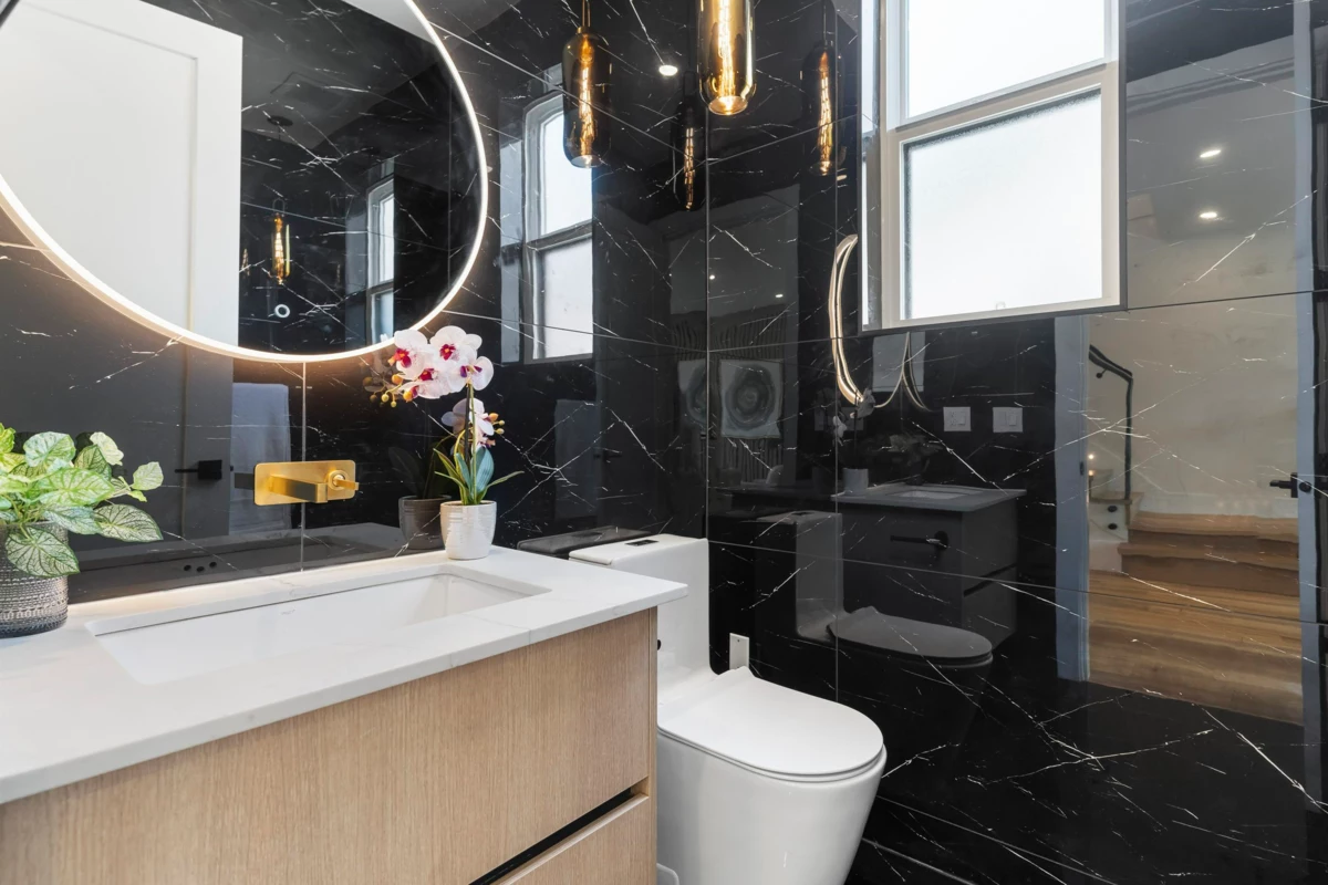 Hallway Photo of 7225 10th Avenue, Burnaby, BC