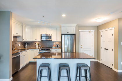 408 2968 Burlington Drive, Coquitlam, BC, Coquitlam — Apartment/Condo for sale