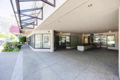 208 1440 George Street, White Rock, BC, White Rock — Apartment/Condo for sale