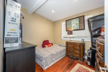 Mudroom Photo of 18089 94 Avenue, Surrey, BC