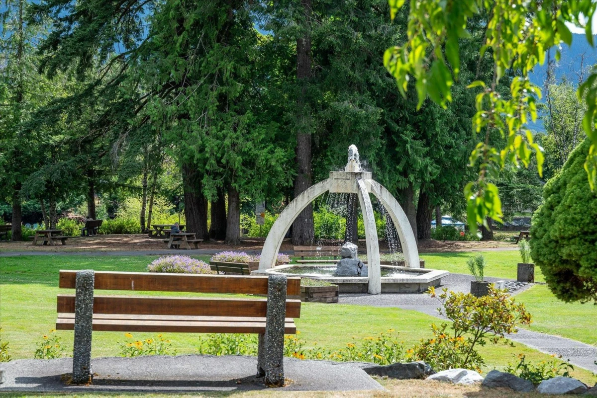 Dining Area Photo of 350 Carnell Drive, No City Value, BC