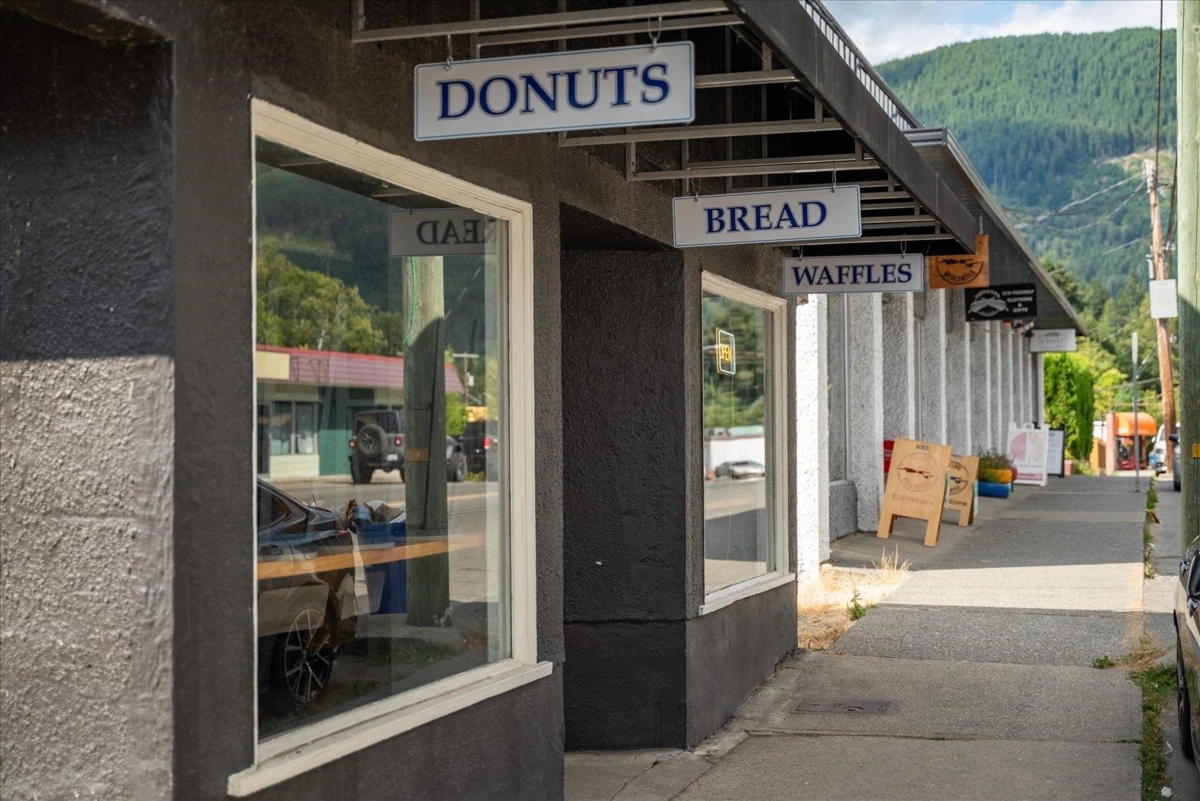 Exterior Rear Photo of 350 Carnell Drive, No City Value, BC