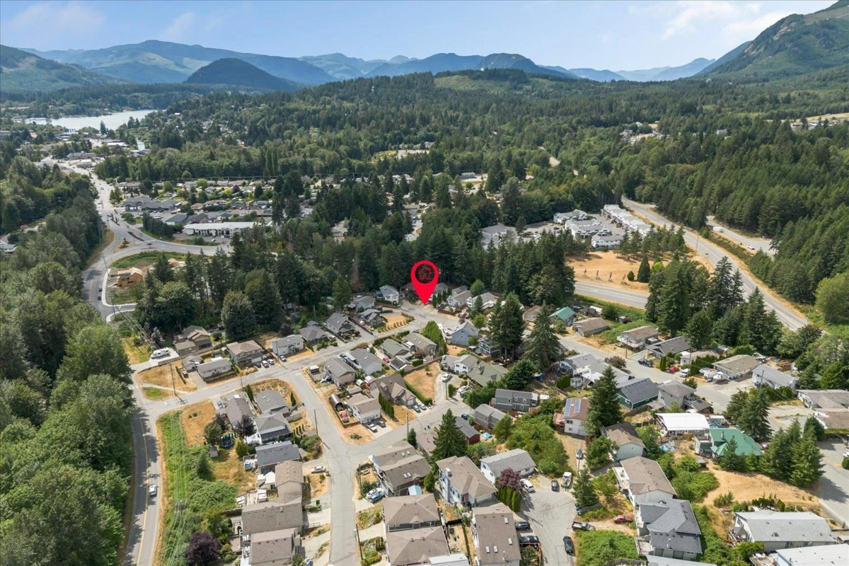 Office / Den Photo of 350 Carnell Drive, No City Value, BC