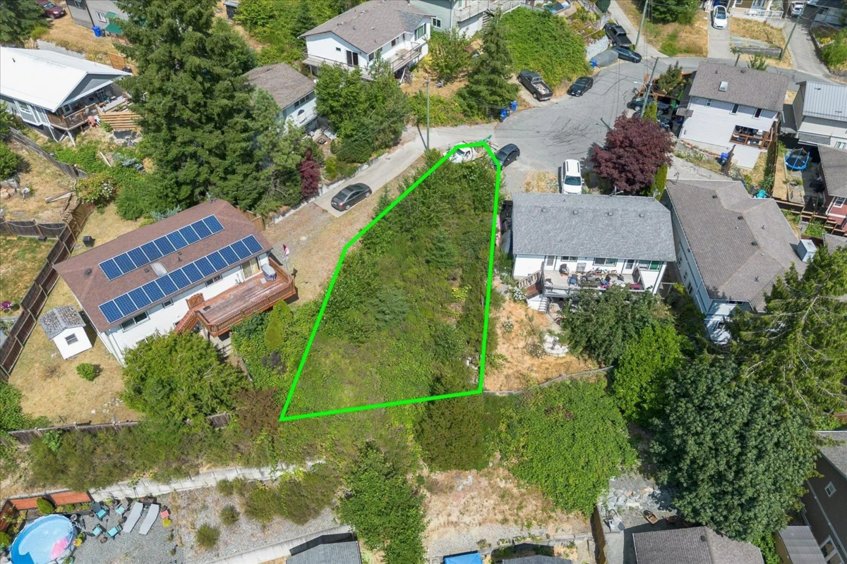 Primary Bathroom Photo of 350 Carnell Drive, No City Value, BC