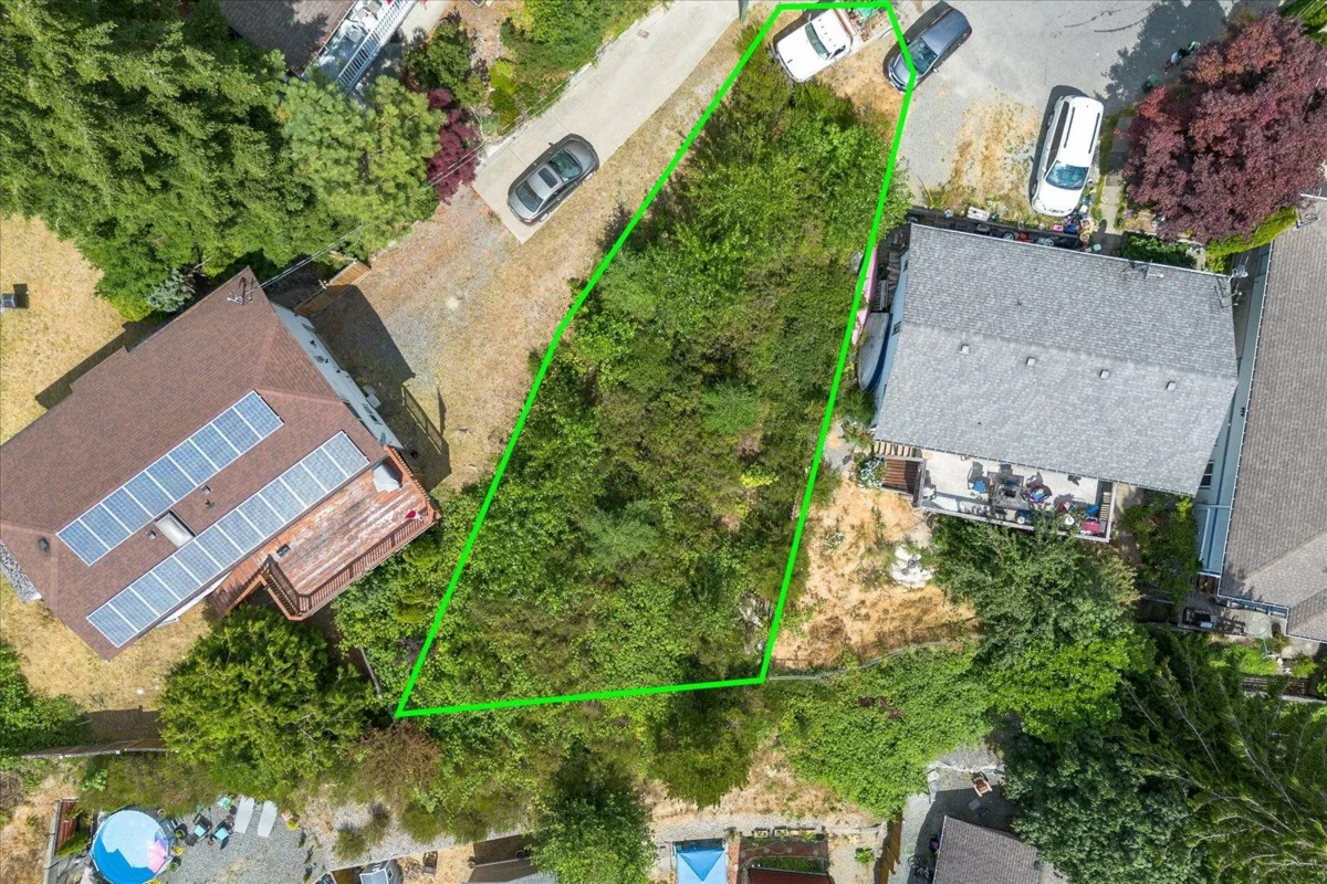 Walk-In Closet Photo of 350 Carnell Drive, No City Value, BC