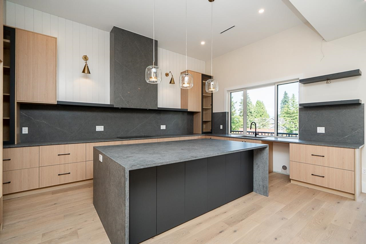 Breakfast Nook Photo of 10130 172a Street, Surrey, BC