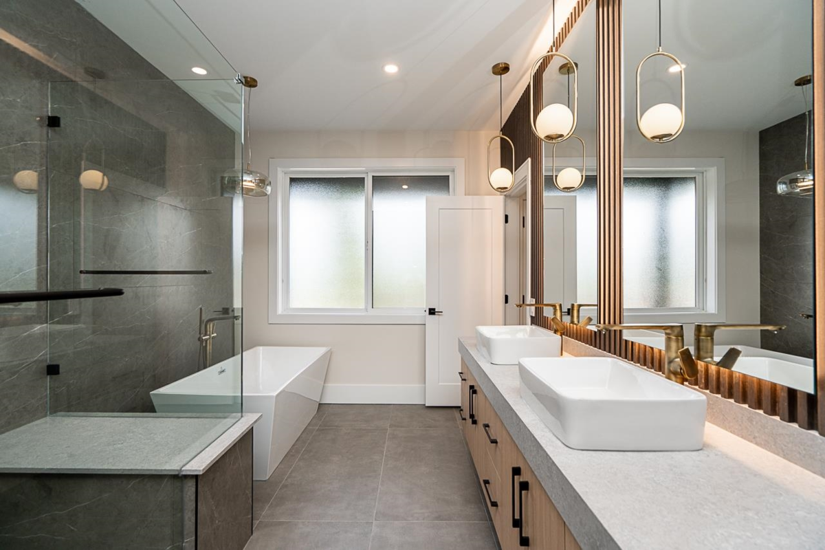 Entry Foyer Photo of 10130 172a Street, Surrey, BC