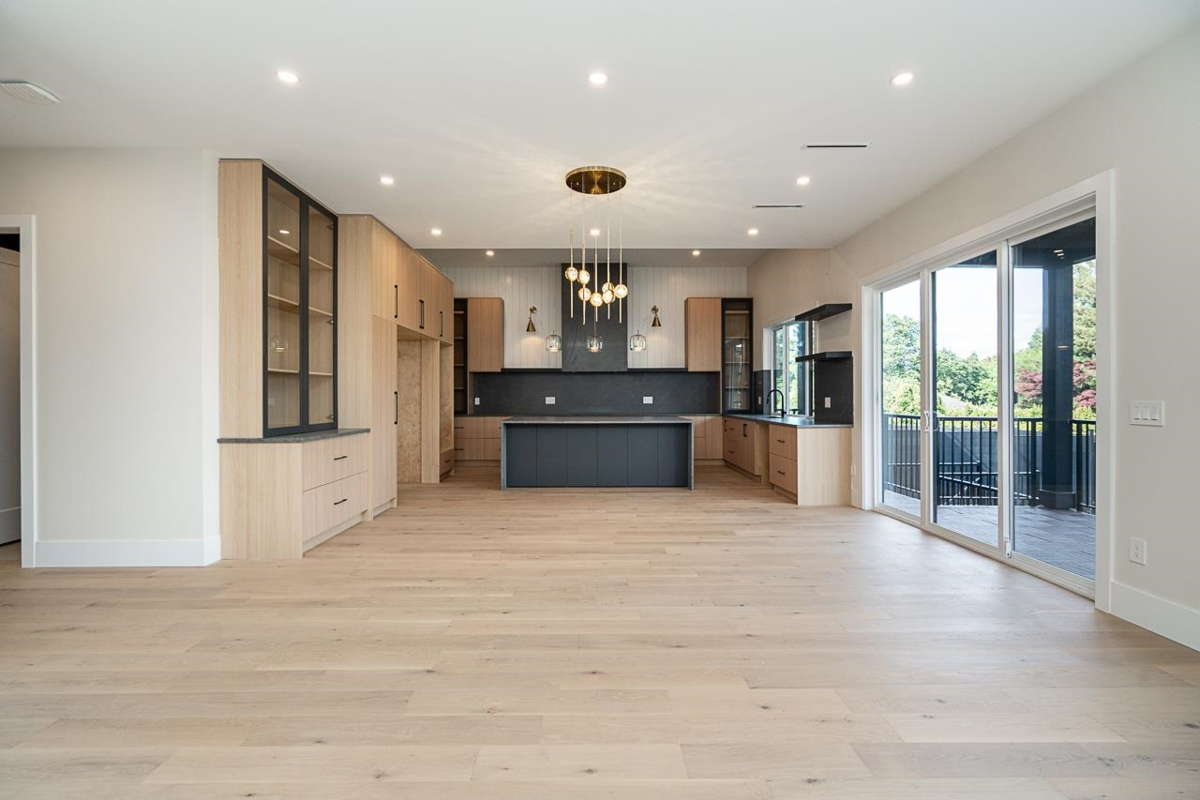 Kitchen Island Photo of 10130 172a Street, Surrey, BC