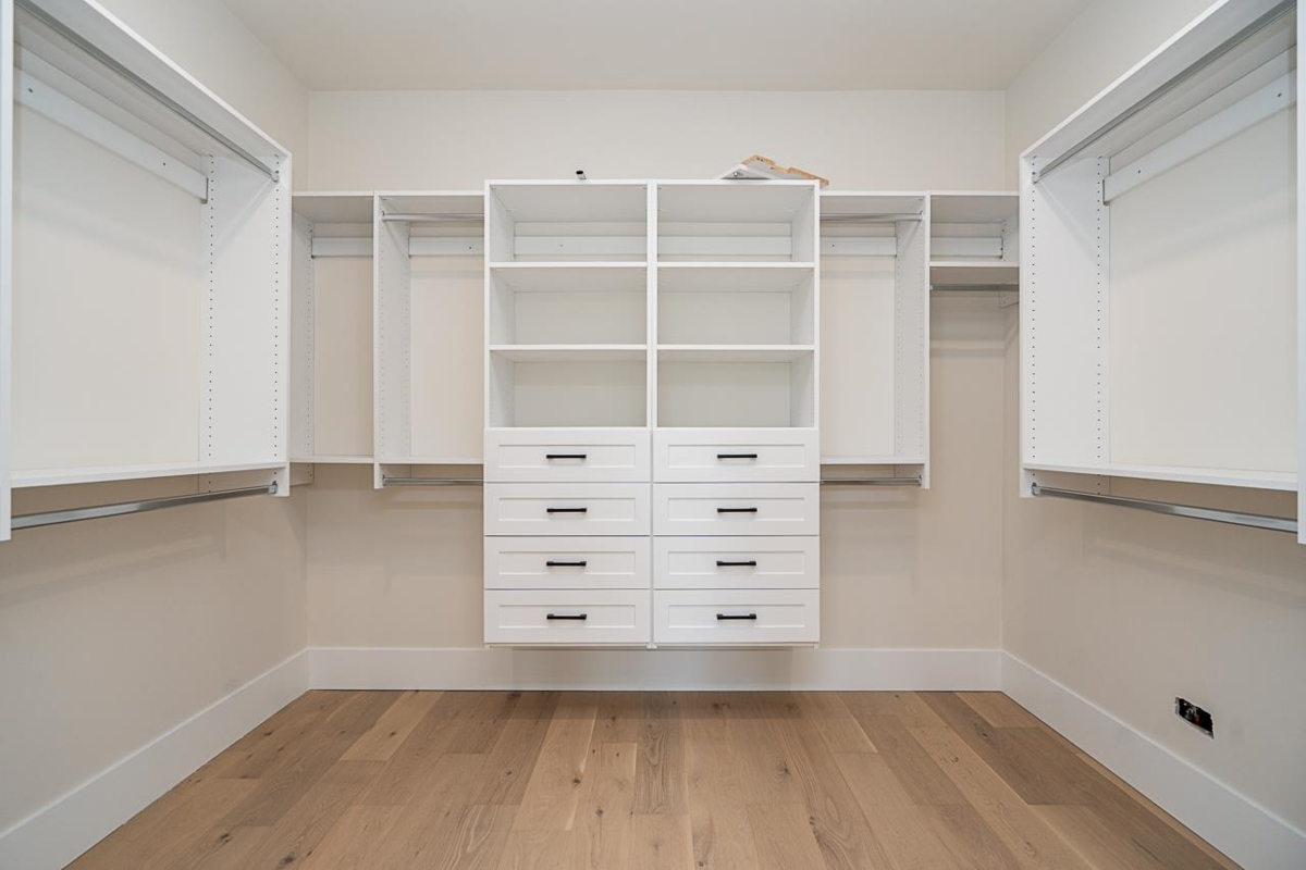 Laundry Room Photo of 10130 172a Street, Surrey, BC