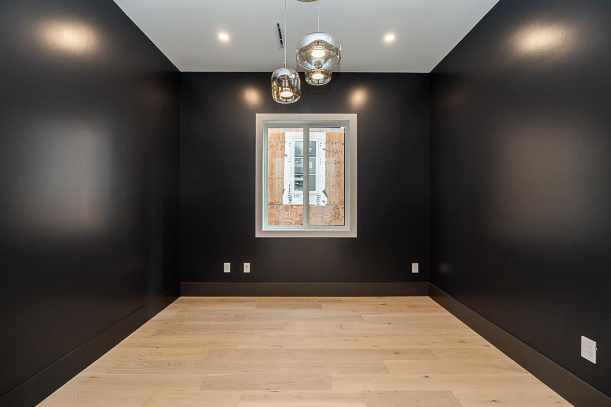 Walk-In Closet Photo of 10130 172a Street, Surrey, BC