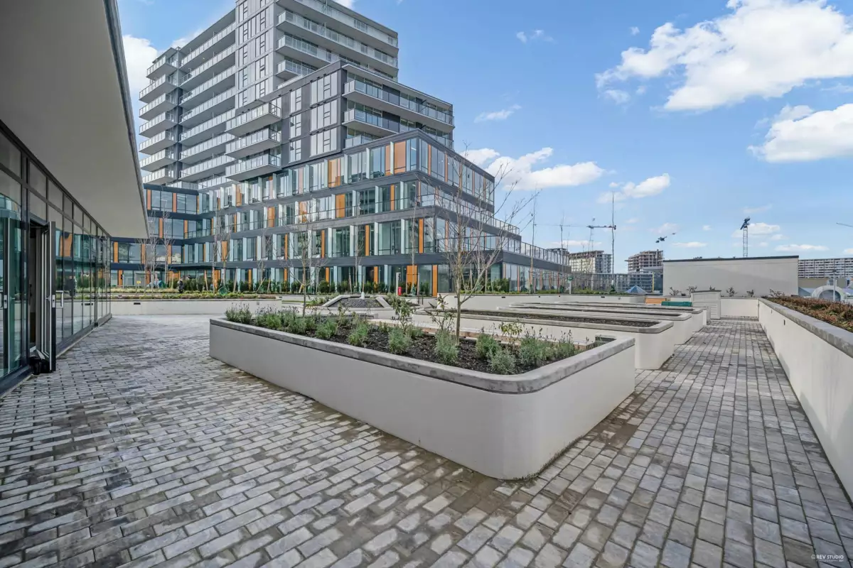 Garden / Landscaping Photo of 1404 6633 Buswell Street, Richmond, BC