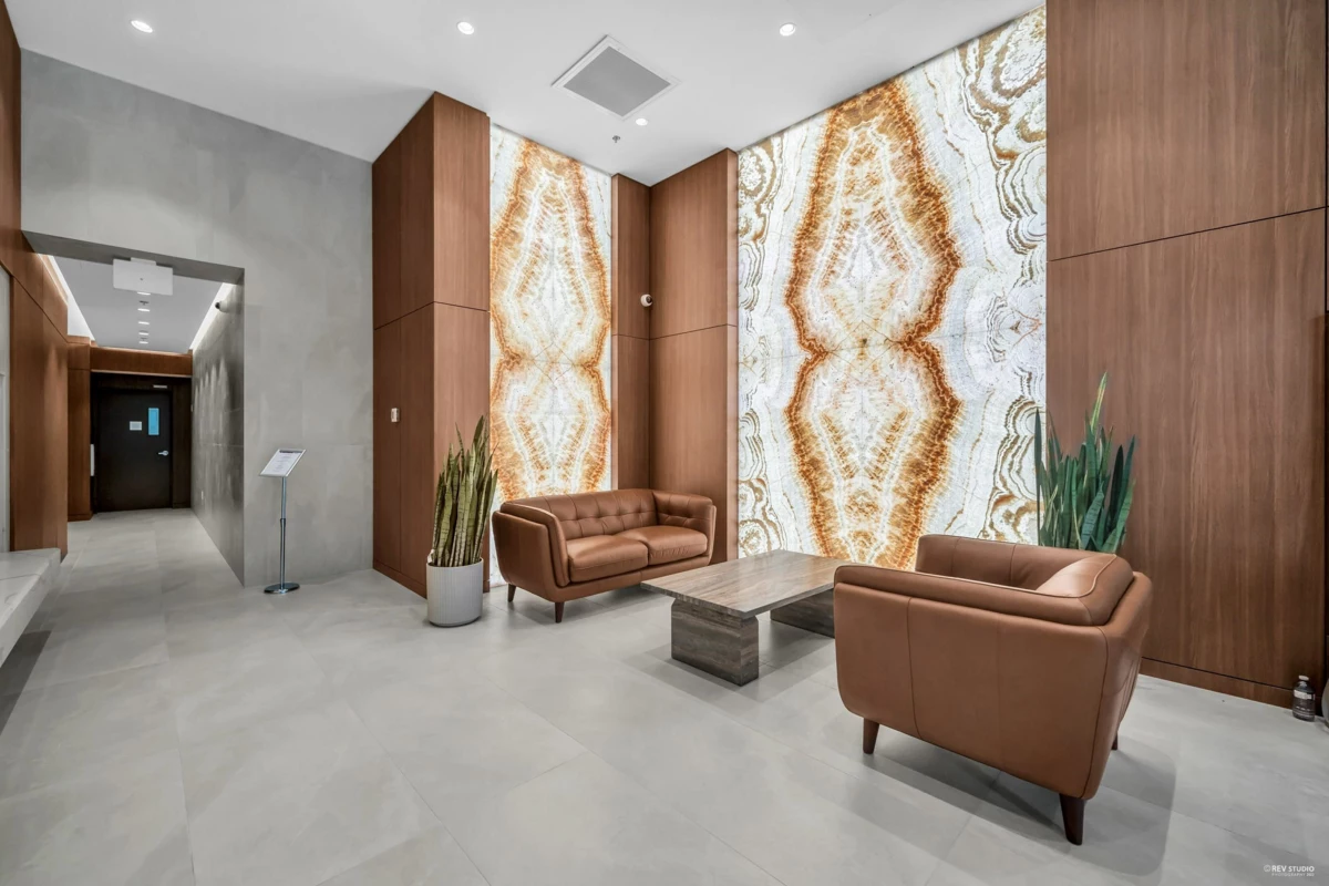 Hallway Photo of 1404 6633 Buswell Street, Richmond, BC