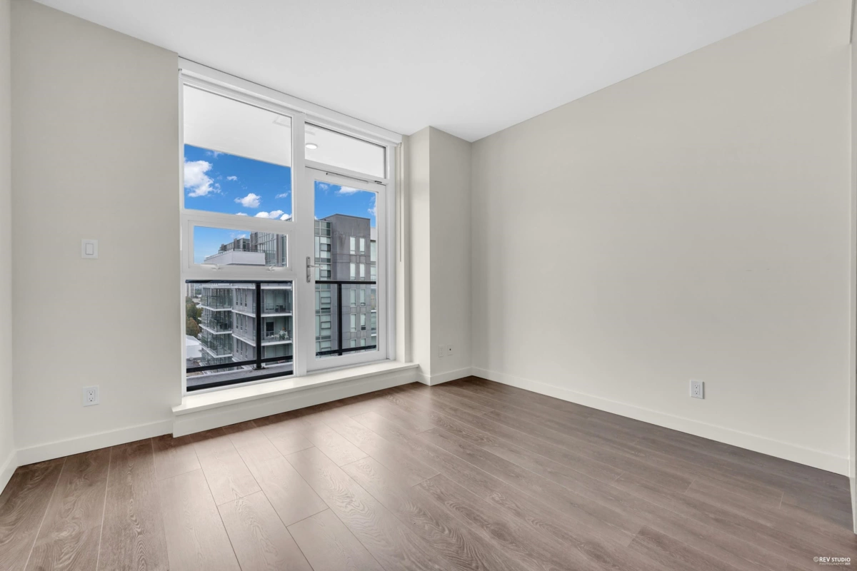 Kitchen Island Photo of 1404 6633 Buswell Street, Richmond, BC