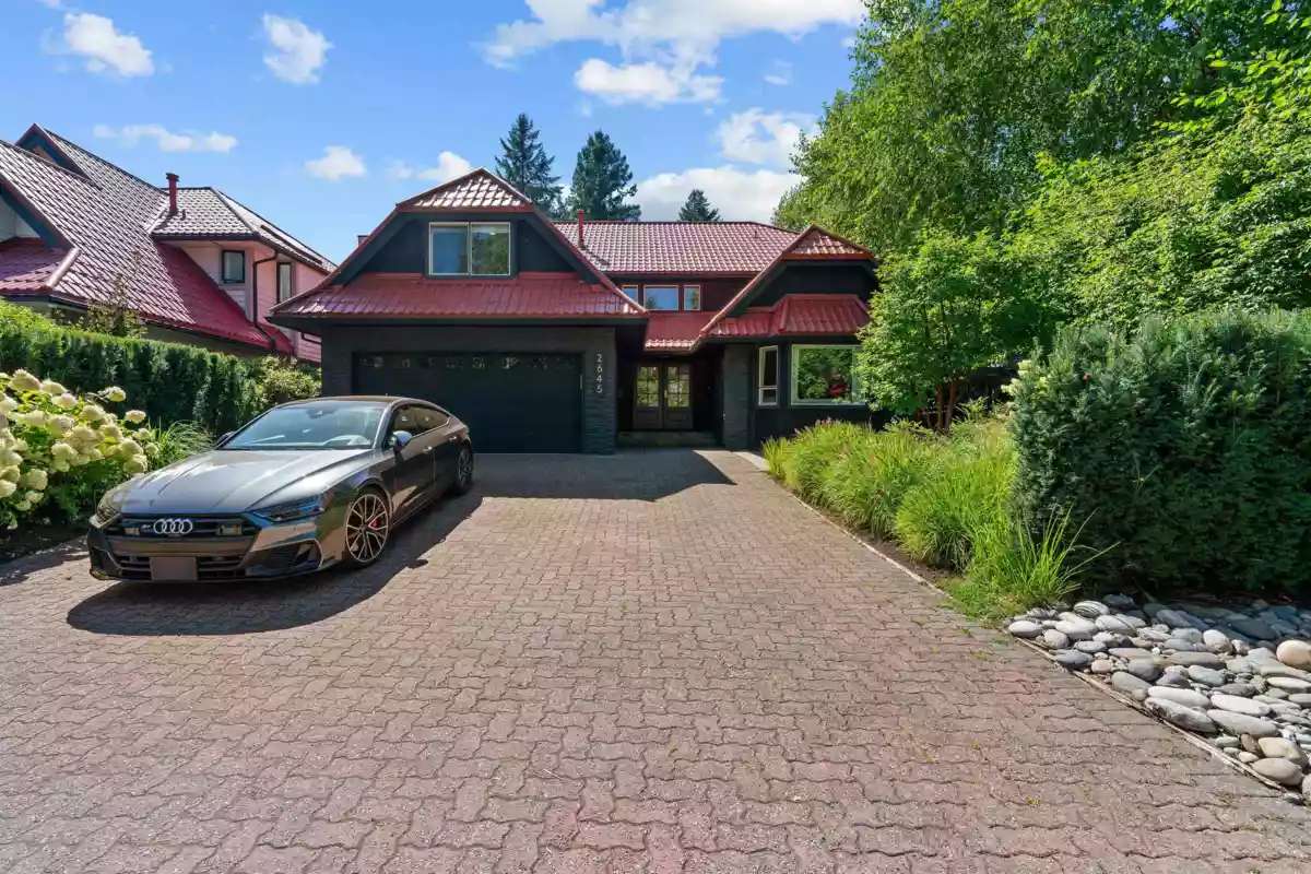 Exterior Front Photo of 2645 Edgemont Boulevard, North Vancouver, BC