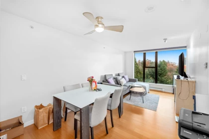 602 683 W Victoria Park, North Vancouver, BC, North Vancouver — Apartment/Condo for sale