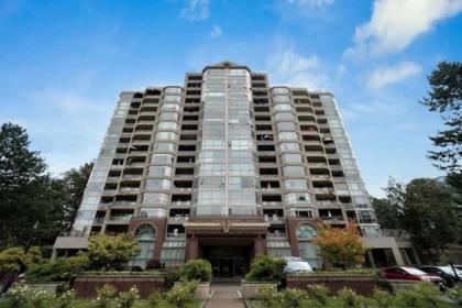 205 1327 E Keith Road, North Vancouver, BC, North Vancouver — Apartment/Condo for sale