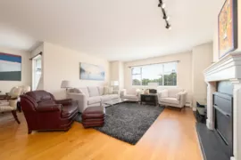 4 260 E 4th Street, North Vancouver, BC