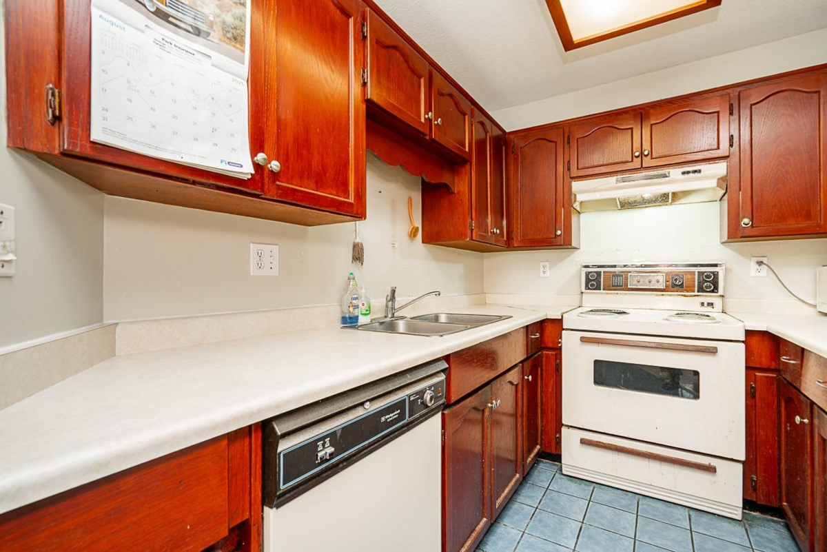 Breakfast Nook Photo of 5150 Hastings Street, Burnaby, BC