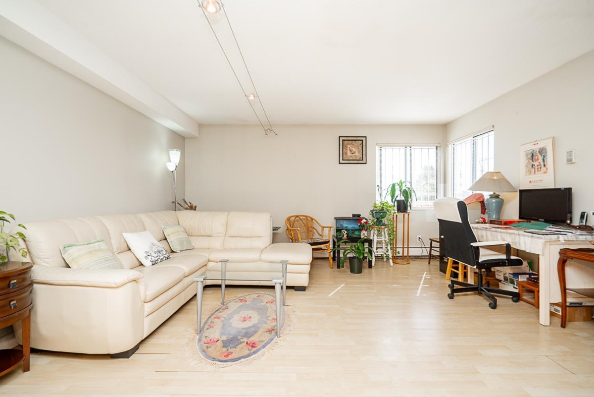 Kitchen Island Photo of 5150 Hastings Street, Burnaby, BC