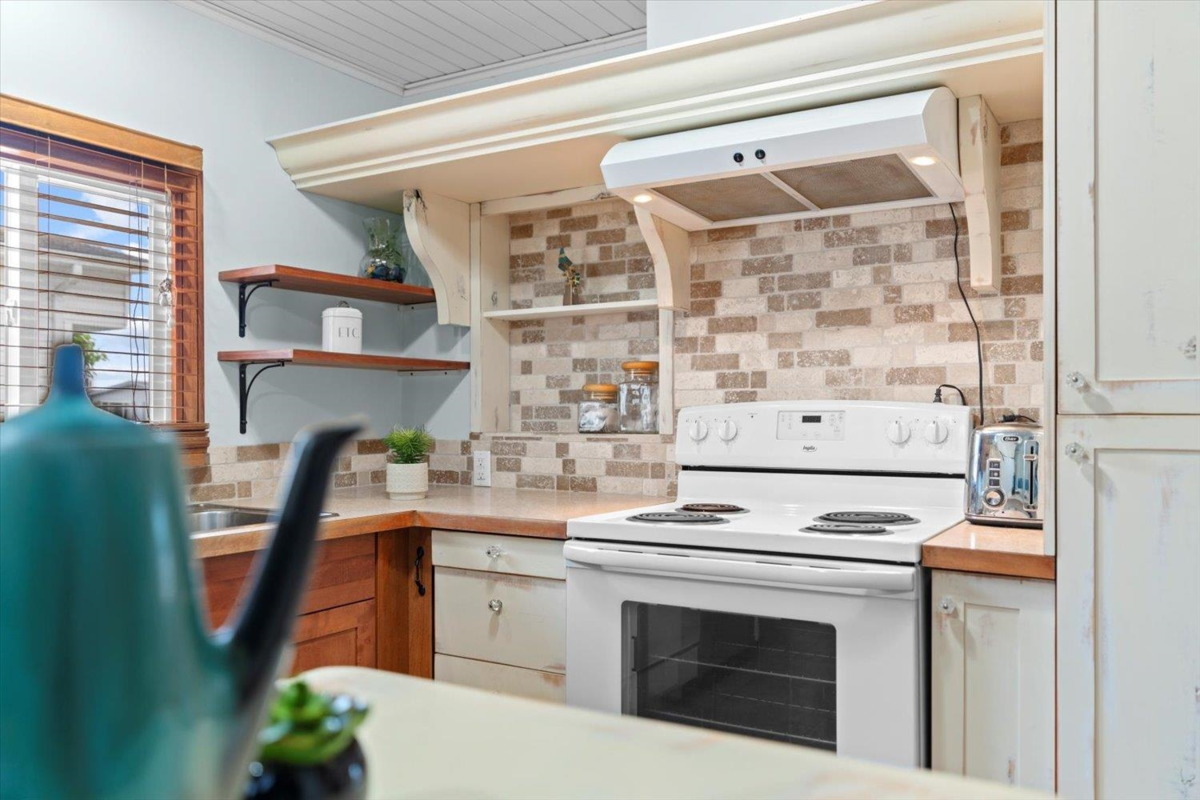 Guest Bathroom Photo of 15 31313 Livingstone Avenue, Abbotsford, BC