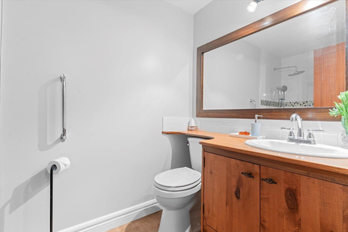 Mudroom Photo of 15 31313 Livingstone Avenue, Abbotsford, BC