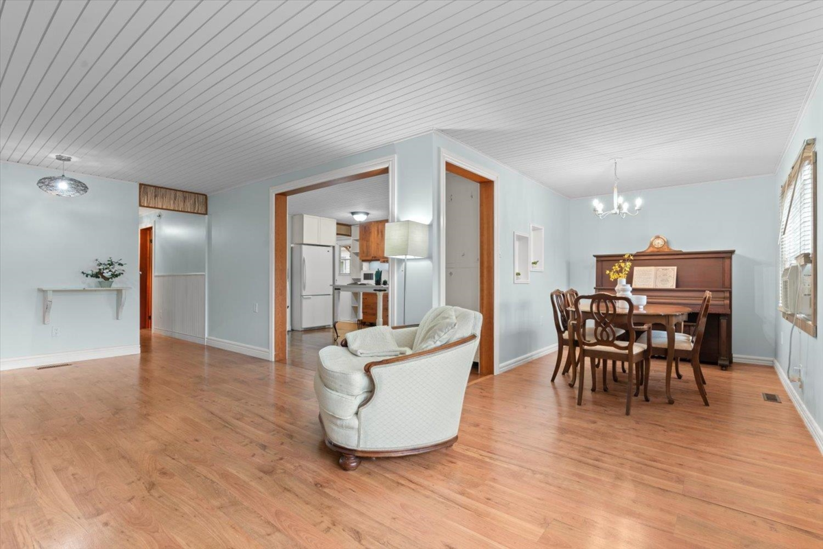 Primary Bathroom Photo of 15 31313 Livingstone Avenue, Abbotsford, BC