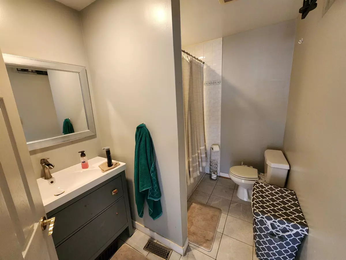 Walk-In Closet Photo of 14361 Melrose Drive, Surrey, BC