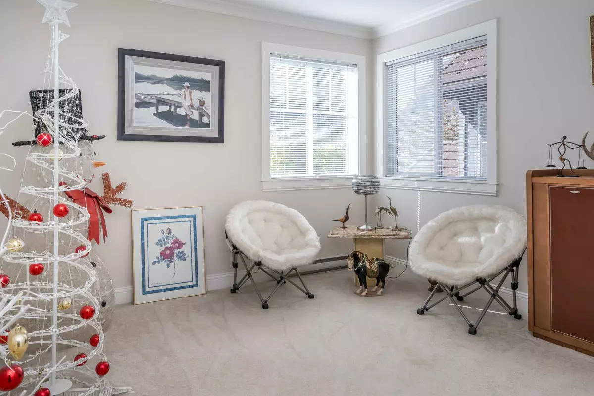 Entry Foyer Photo of 11455 154a Street, Surrey, BC