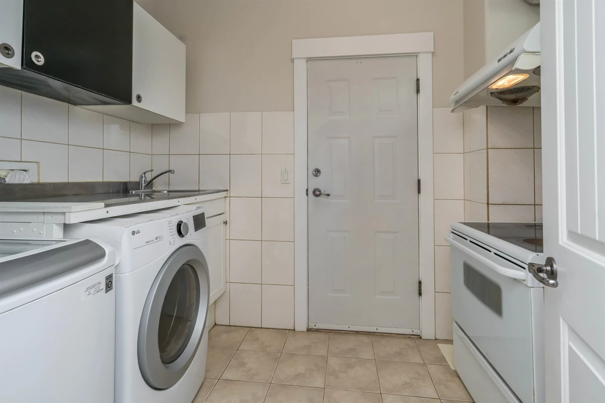 Guest Bathroom Photo of 11455 154a Street, Surrey, BC