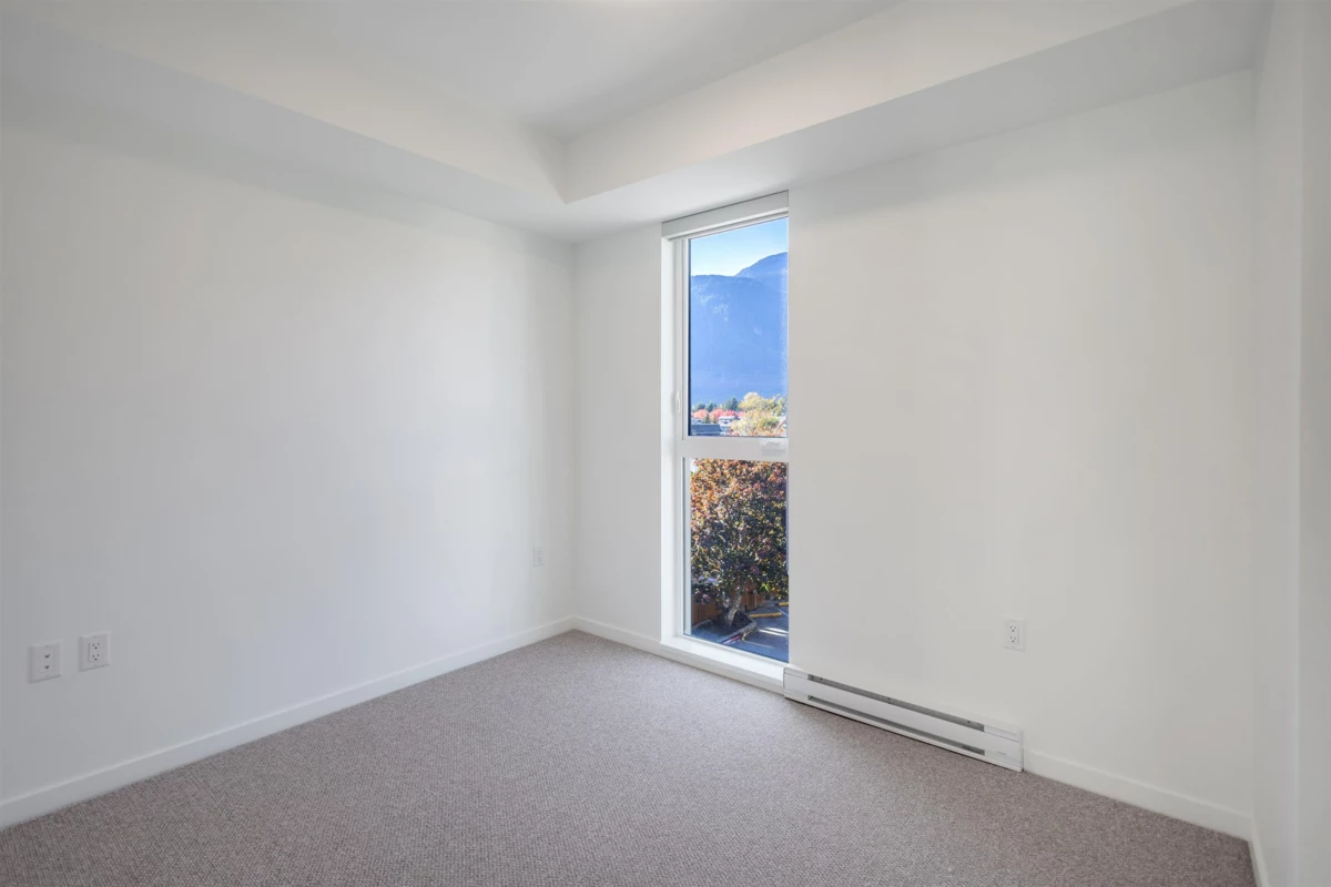 Breakfast Nook Photo of 500 37994 2nd Avenue, Squamish, BC