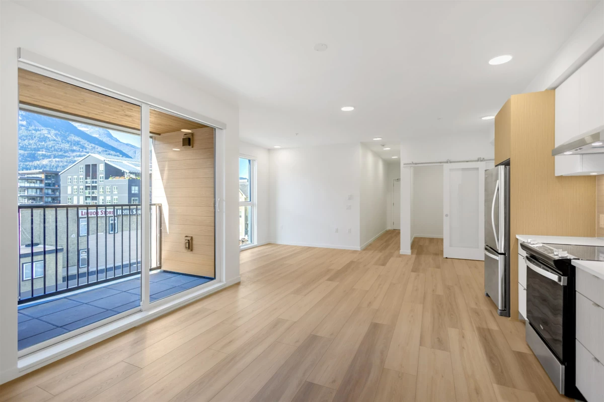 Dining Area Photo of 500 37994 2nd Avenue, Squamish, BC