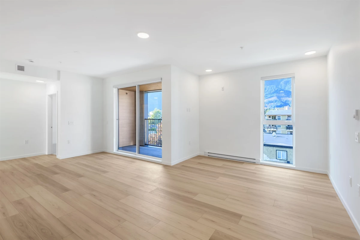 Kitchen Island Photo of 500 37994 2nd Avenue, Squamish, BC