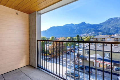 Hallway Photo of 500 37994 2nd Avenue, Squamish, BC