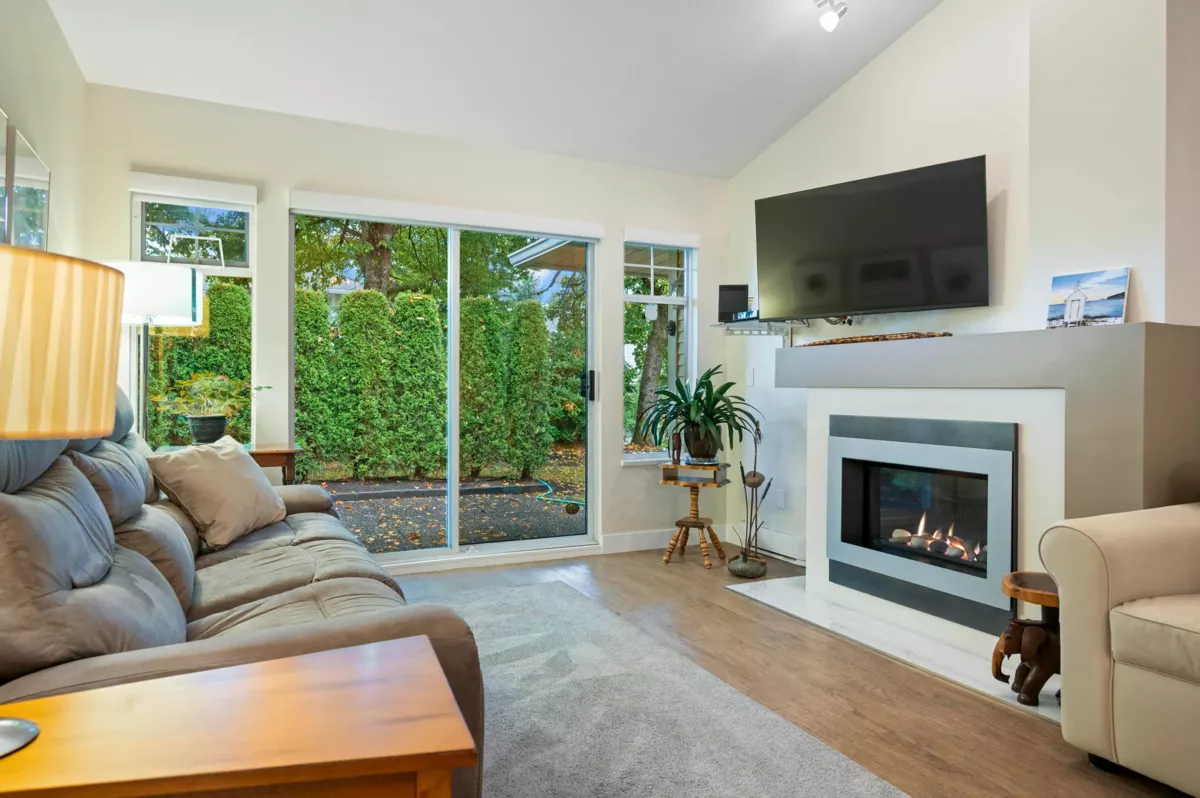 Living Room Photo of 62 8737 212th Street, Langley, BC