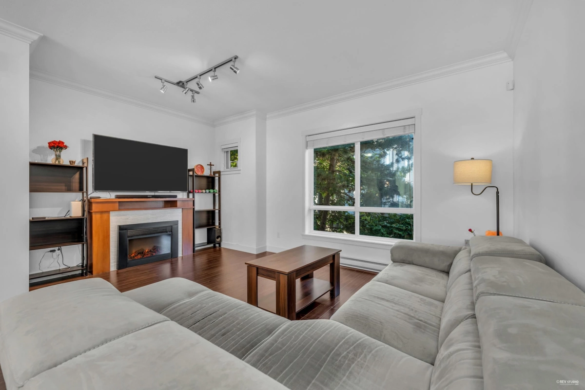 Dining Area Photo of 25 6199 Birch Street, Richmond, BC