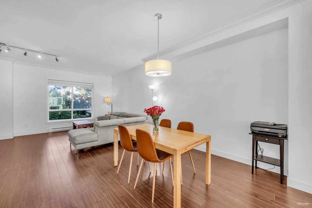 Kitchen Island Photo of 25 6199 Birch Street, Richmond, BC
