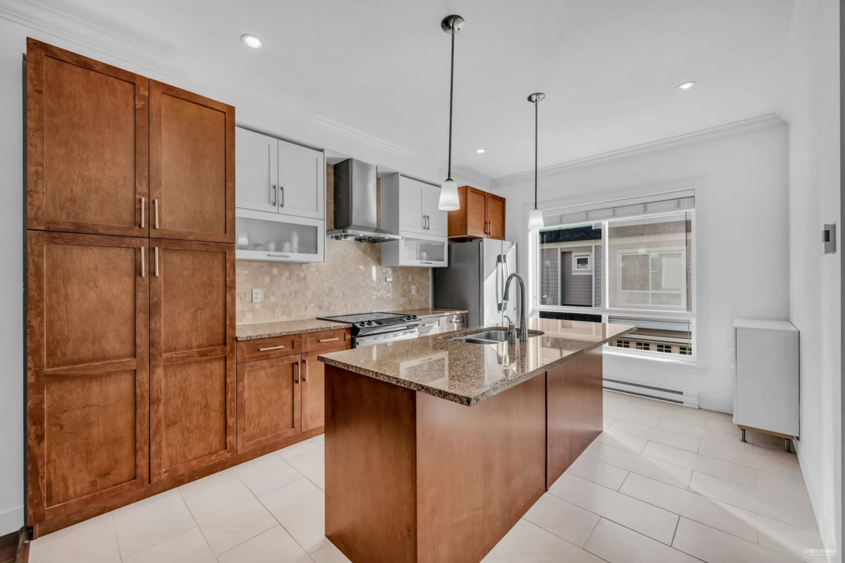 Primary Bathroom Photo of 25 6199 Birch Street, Richmond, BC