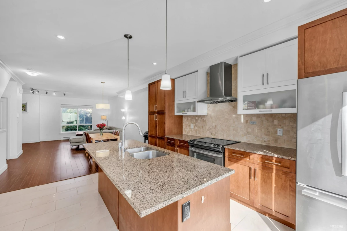 Walk-In Closet Photo of 25 6199 Birch Street, Richmond, BC