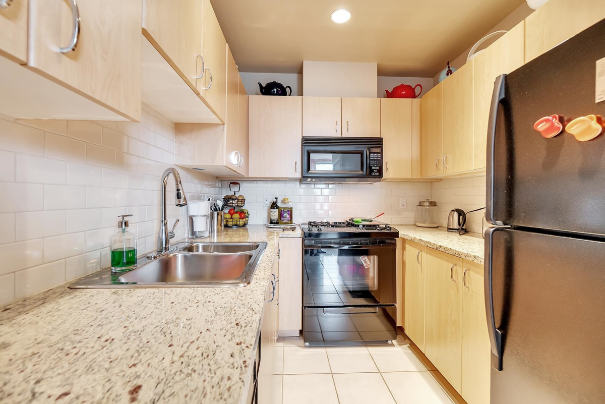 Bedroom 2 Photo of 1403 120 W 16th Street, North Vancouver, BC